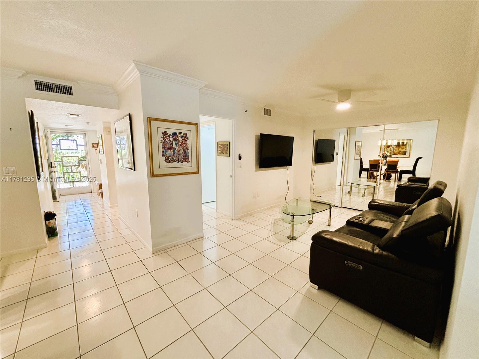 HUNTINGTON POINTE - Residential