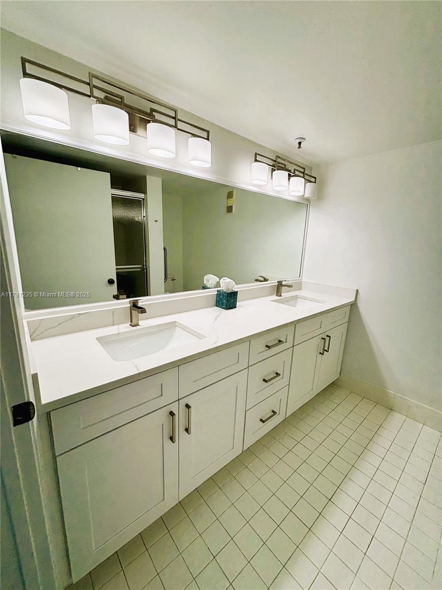 HUNTINGTON POINTE - Residential