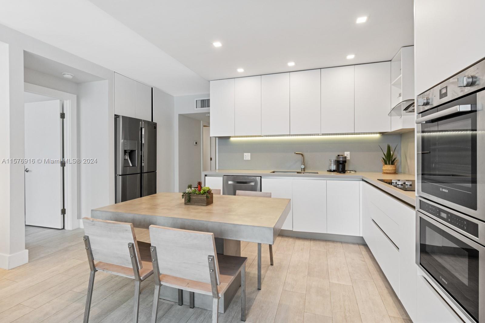 RONEY PALACE CONDO - Residential Lease