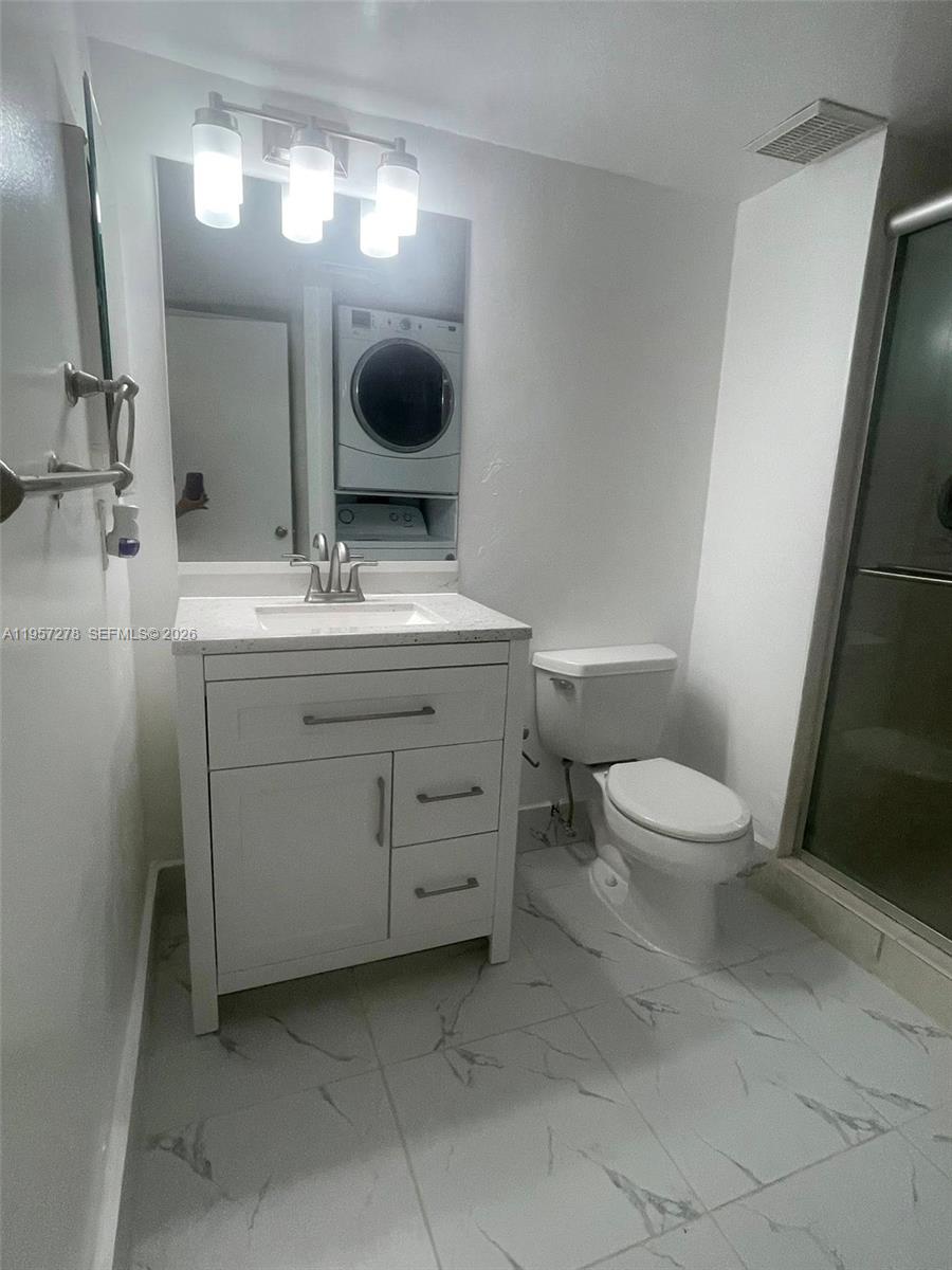 RACQUET CLUB APARTMENTS A - Residential Lease