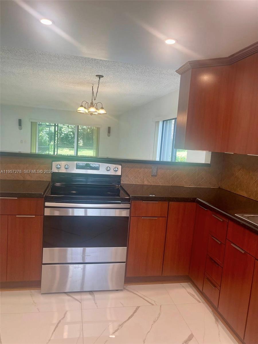 RACQUET CLUB APARTMENTS A - Residential Lease