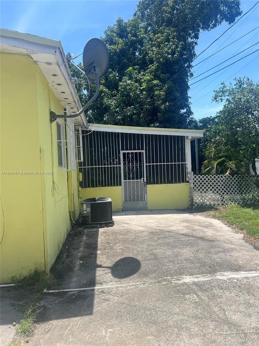1825 NW 112th St, Miami, FL, 33167/$422,000 3 1825 NW 112th St