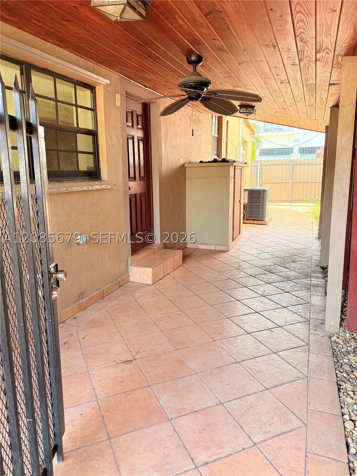 2424 SW 21st Ter 0