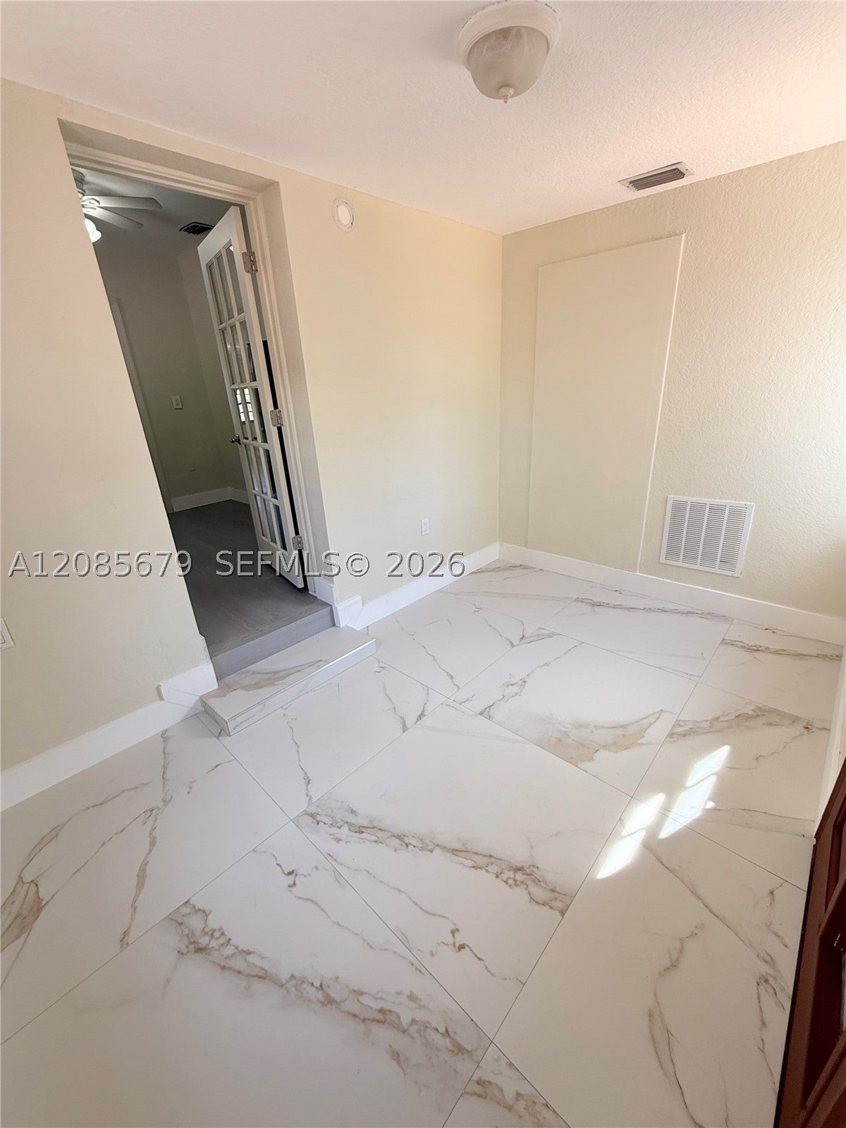 2424 SW 21st Ter 0