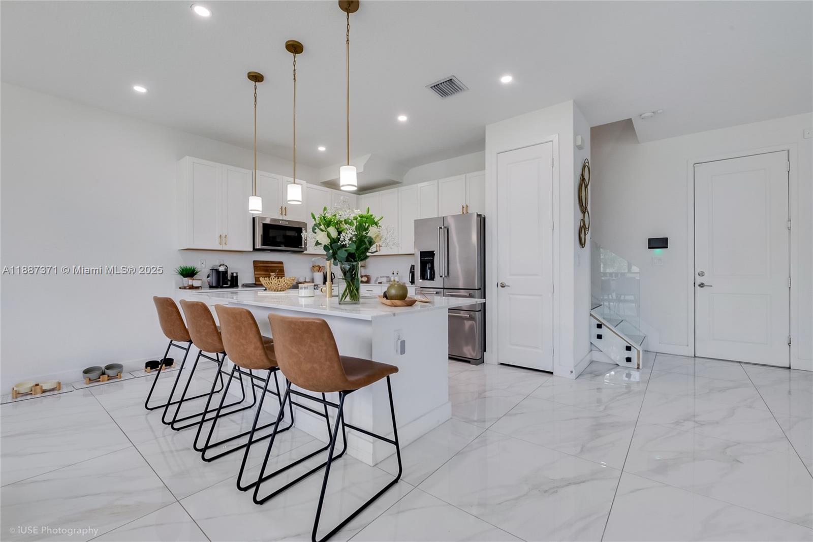 MC RESIDENTIAL - Residential