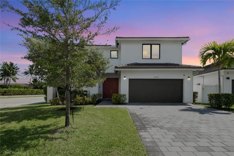 23241 SW 107th Ave Miami FL 33032