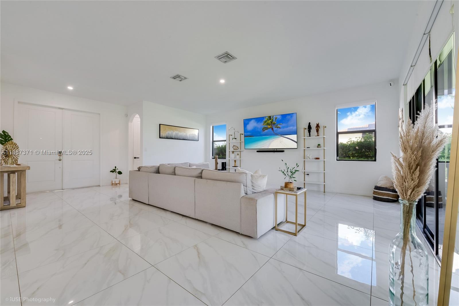 MC RESIDENTIAL - Residential