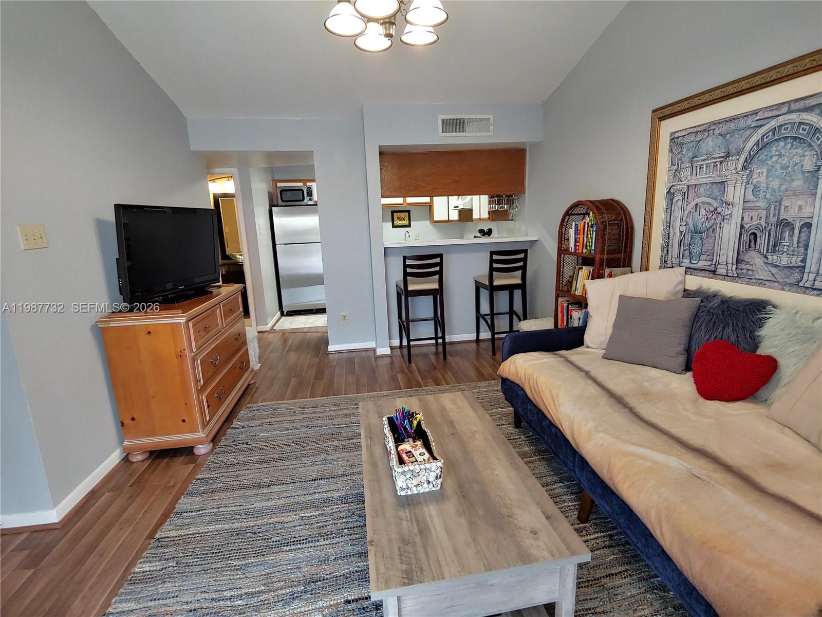 HAMMOCKS TRAILS CONDO - Residential Lease