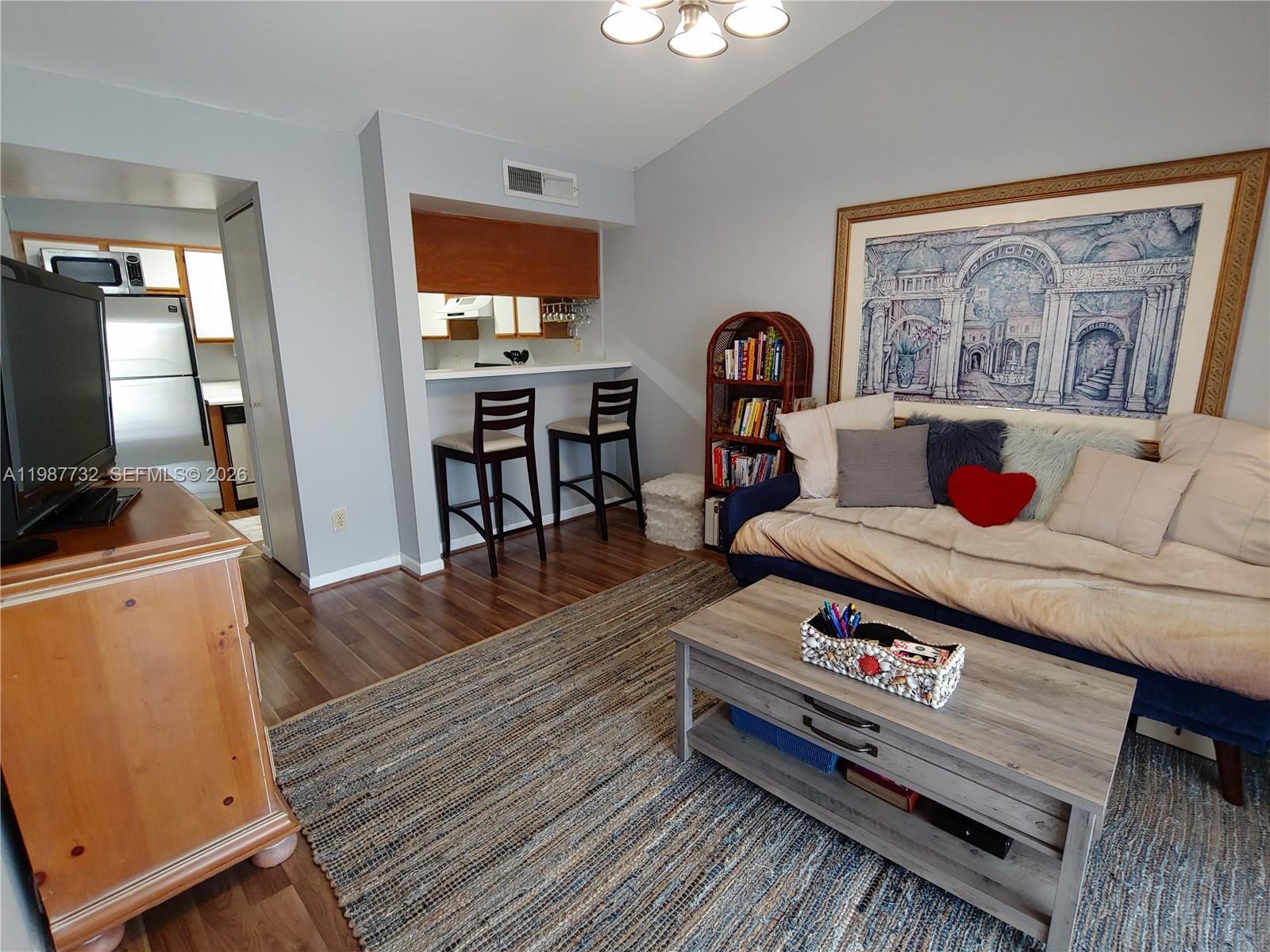 HAMMOCKS TRAILS CONDO - Residential Lease