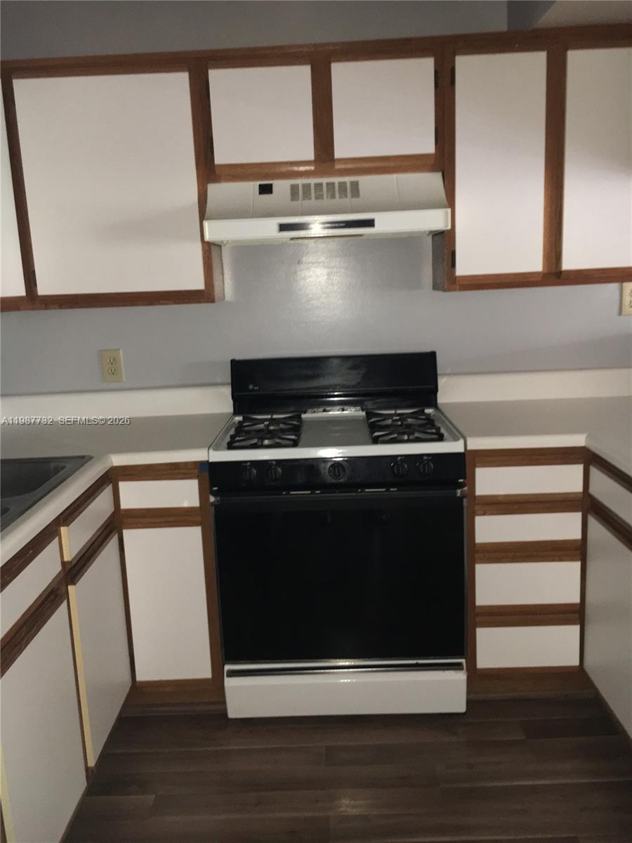 HAMMOCKS TRAILS CONDO - Residential Lease