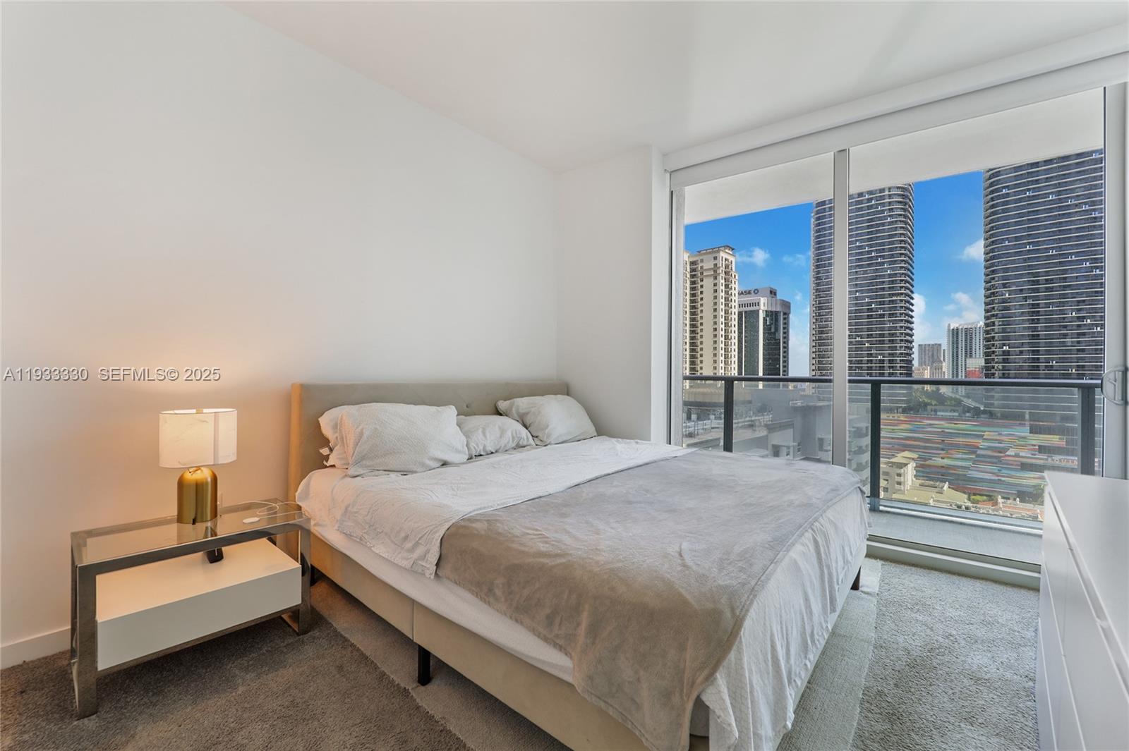 1100 MILLECENTO RESIDENCE - Residential