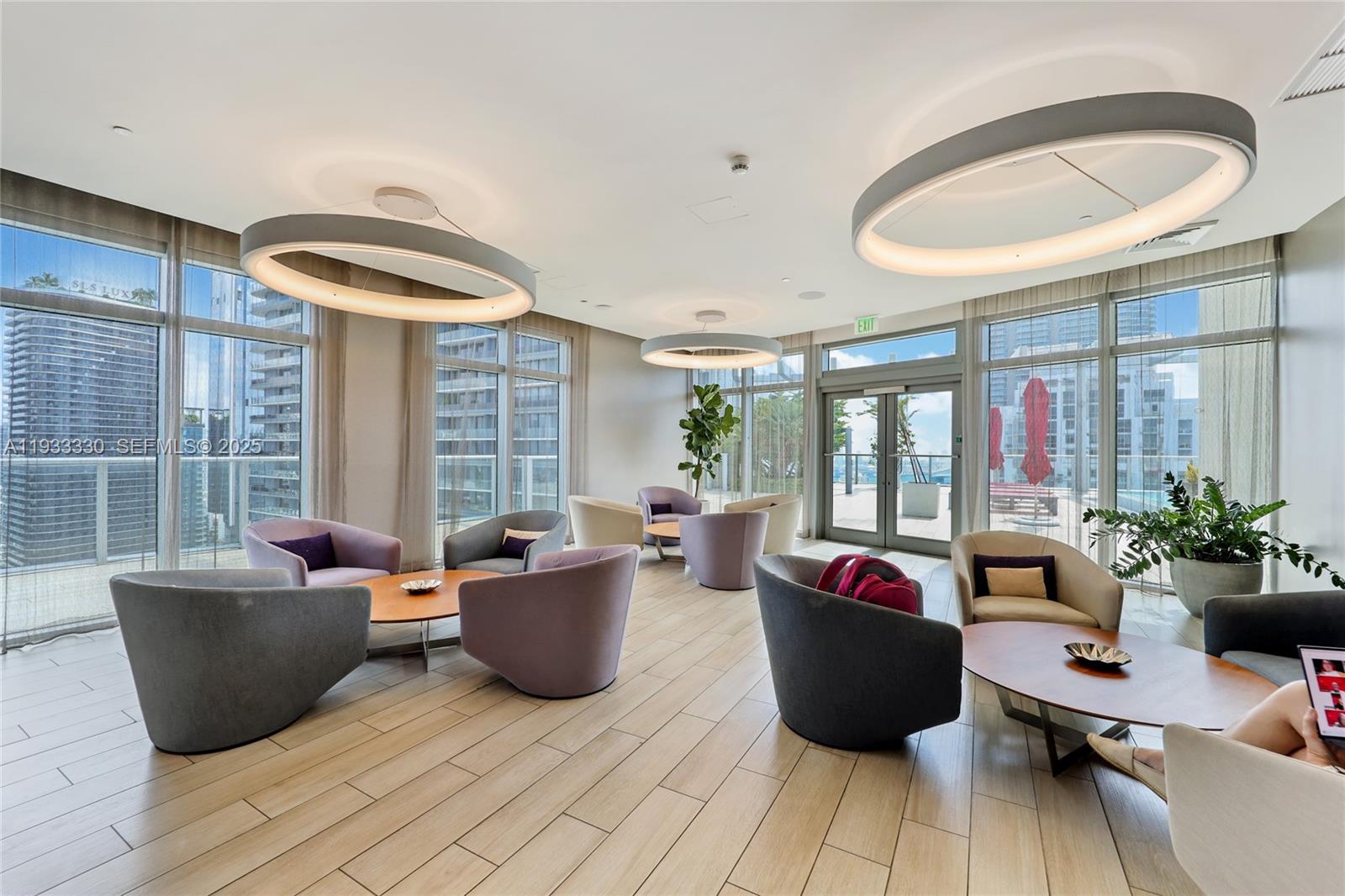 1100 MILLECENTO RESIDENCE - Residential