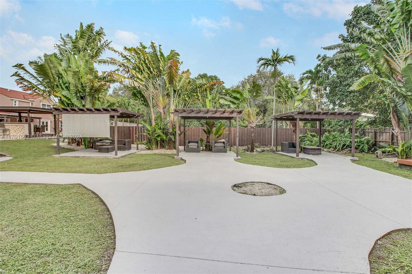 GRIFFING BISC PARK EST - Residential