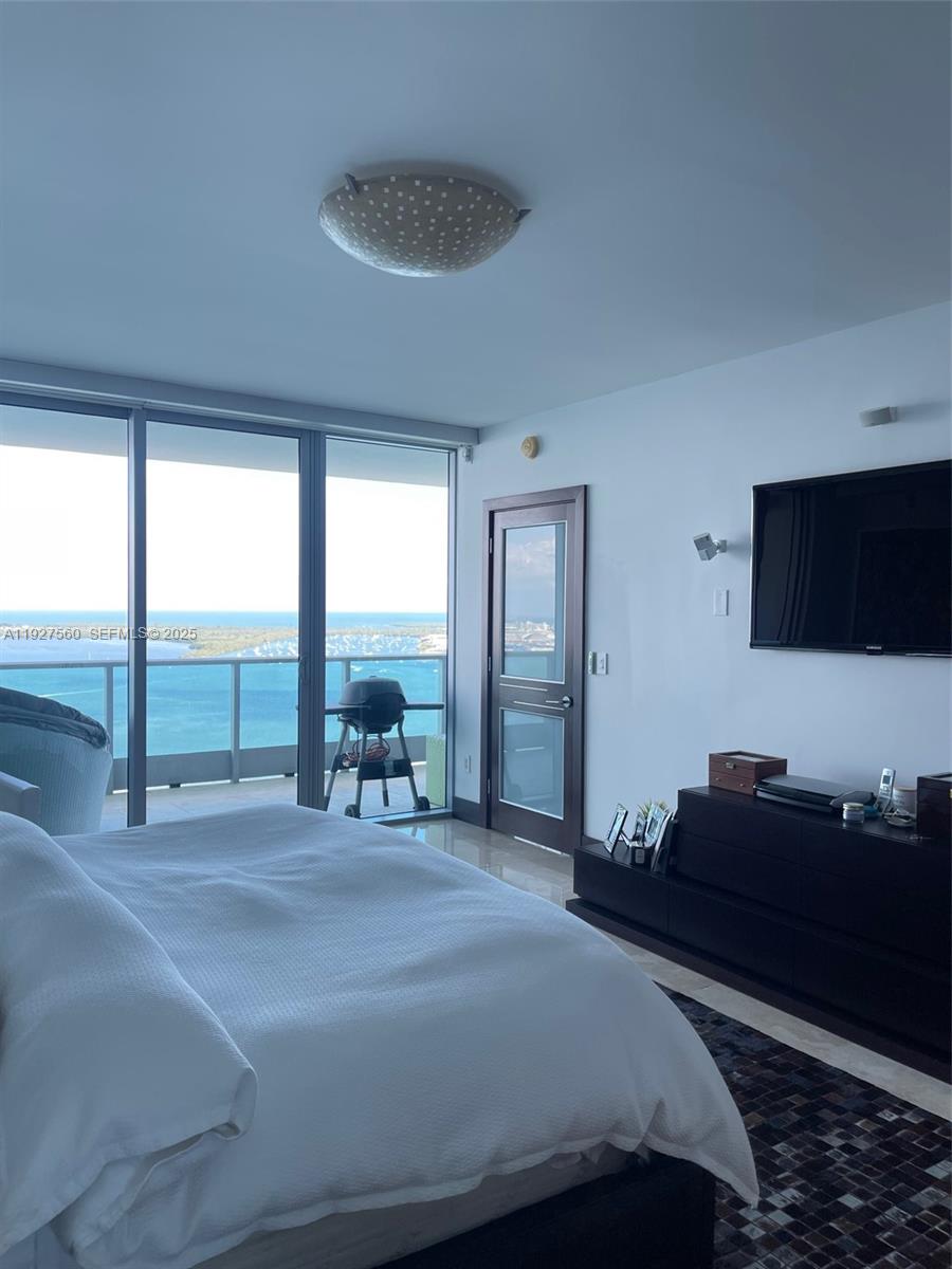 JADE RESIDENCES AT BRICKE - Residential