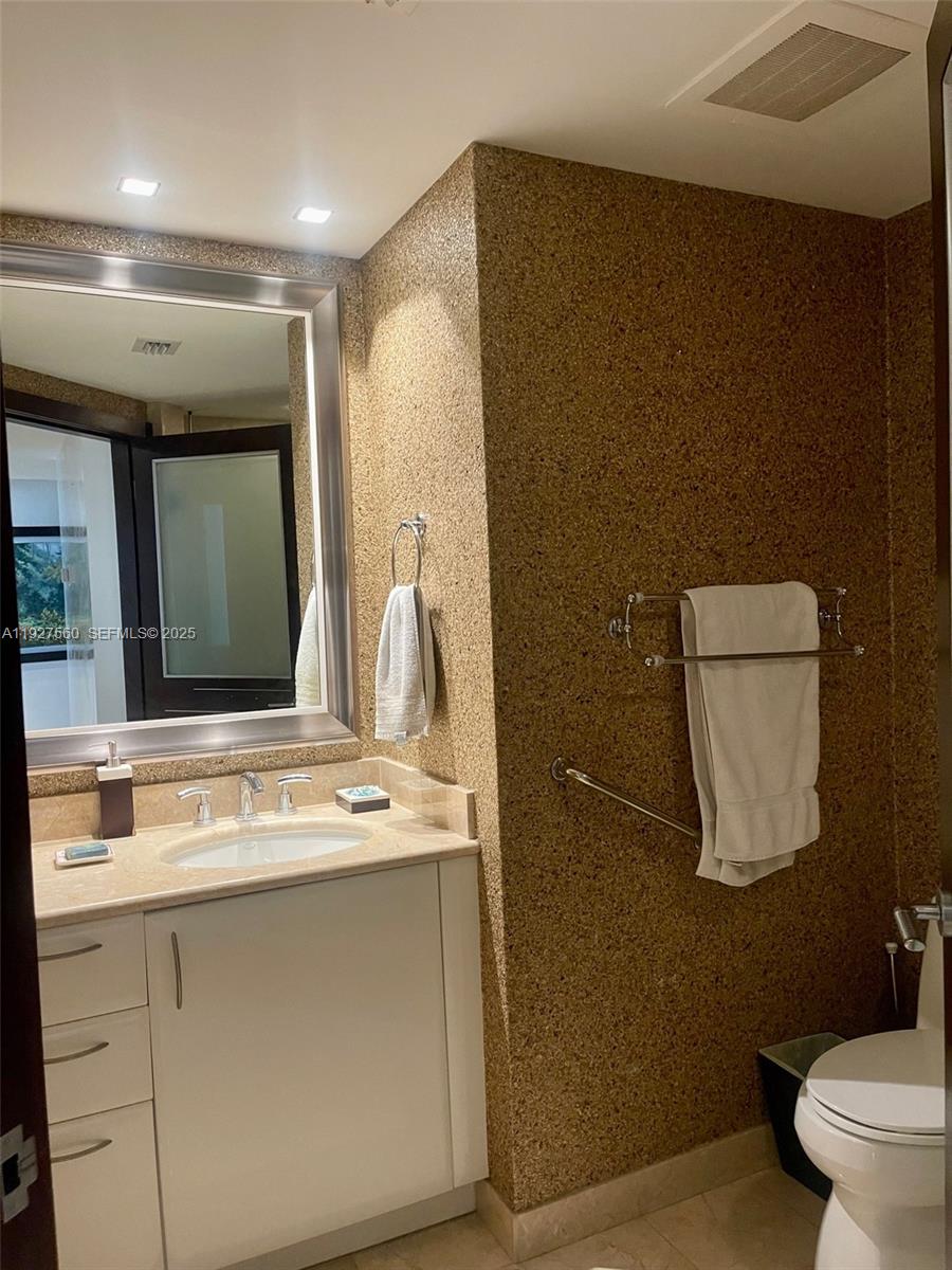 JADE RESIDENCES AT BRICKE - Residential