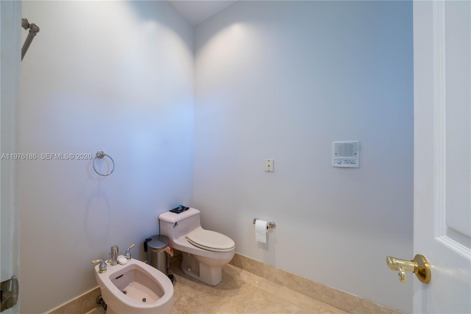 THREE ISLANDS 3RD SECTION - Residential Lease