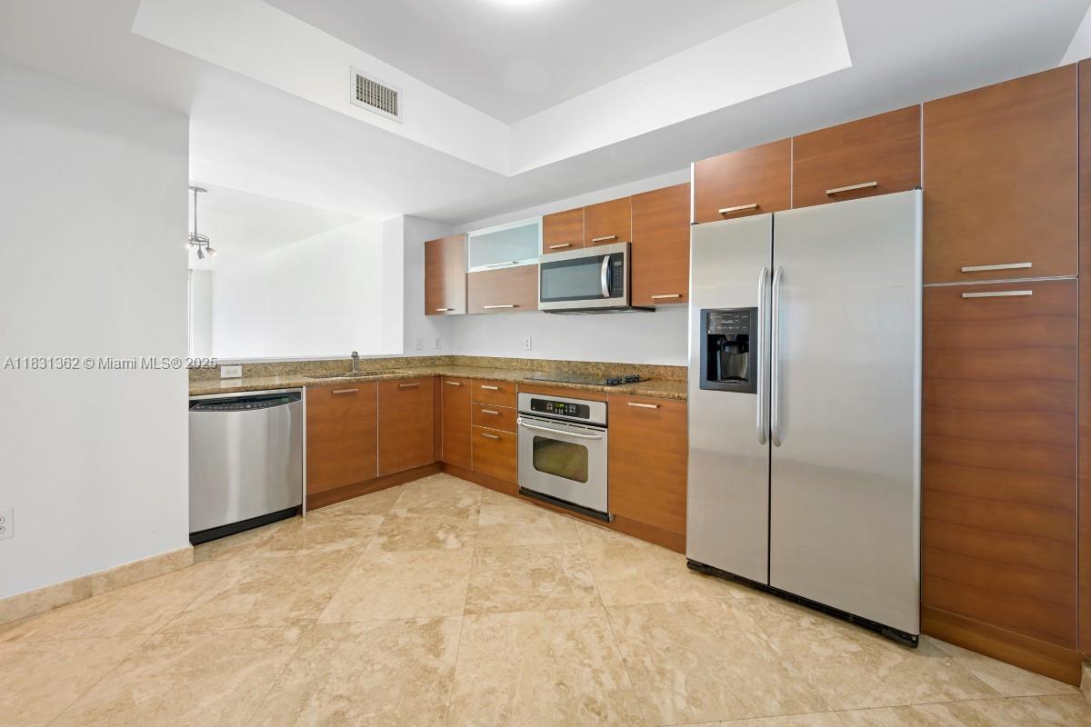 AVENTURA MARINA TWO - Residential