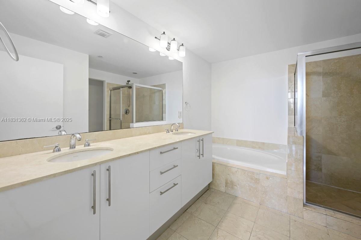 AVENTURA MARINA TWO - Residential
