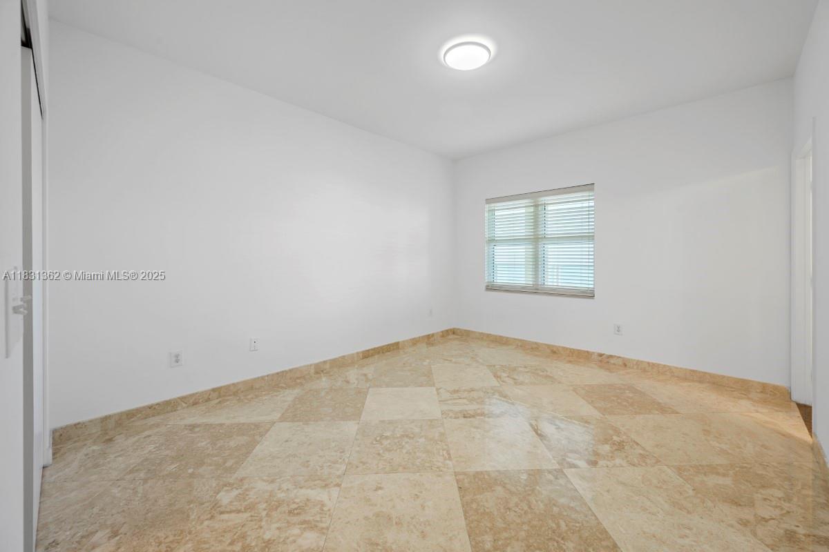 AVENTURA MARINA TWO - Residential