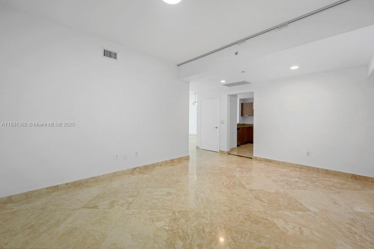 AVENTURA MARINA TWO - Residential