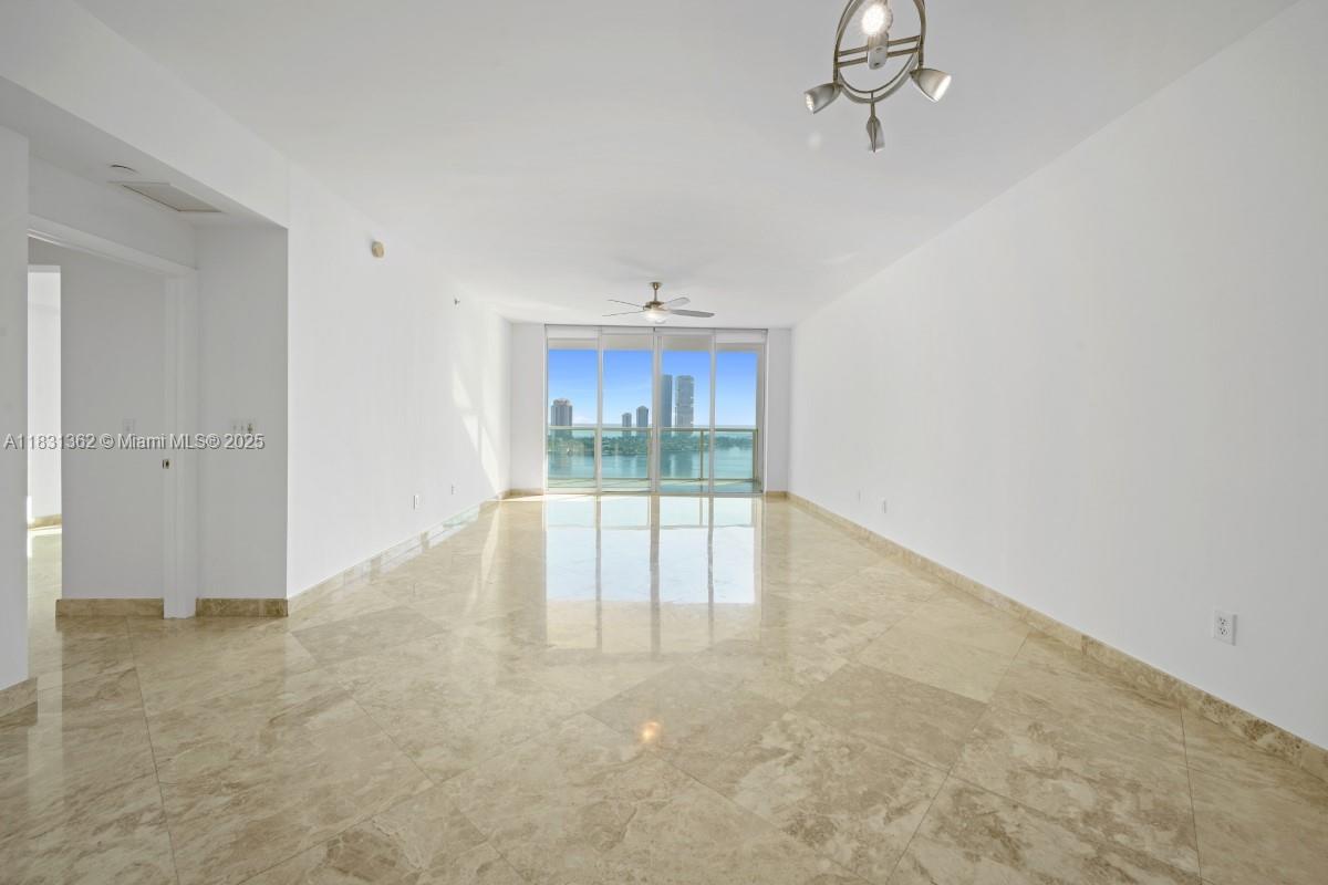 AVENTURA MARINA TWO - Residential