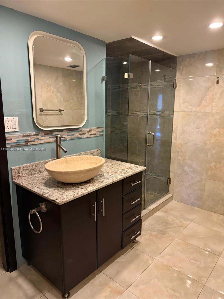 ALLINGTON TOWERS NORTH CO - Residential