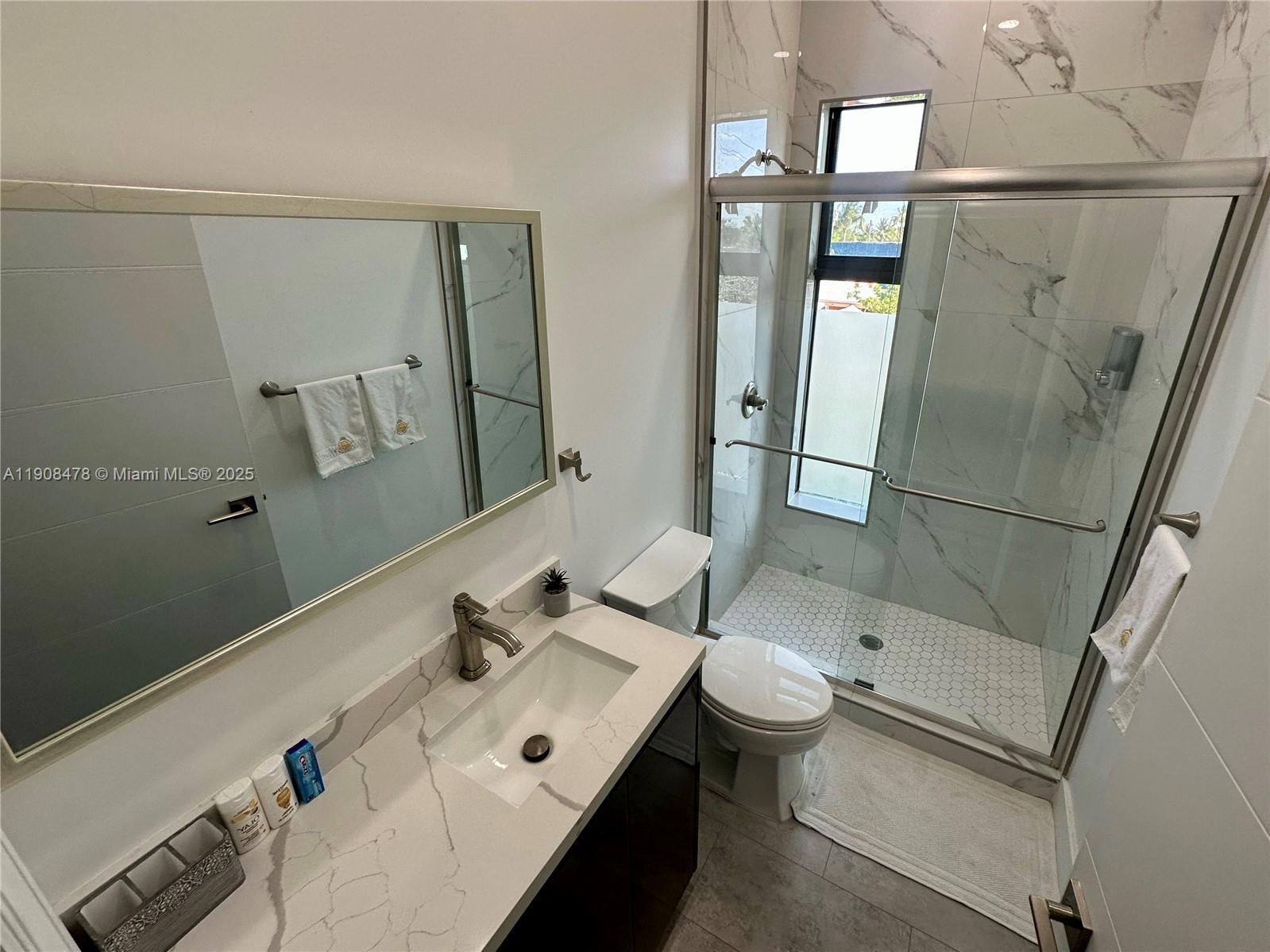 HOLLYWOOD PARK - Residential Lease