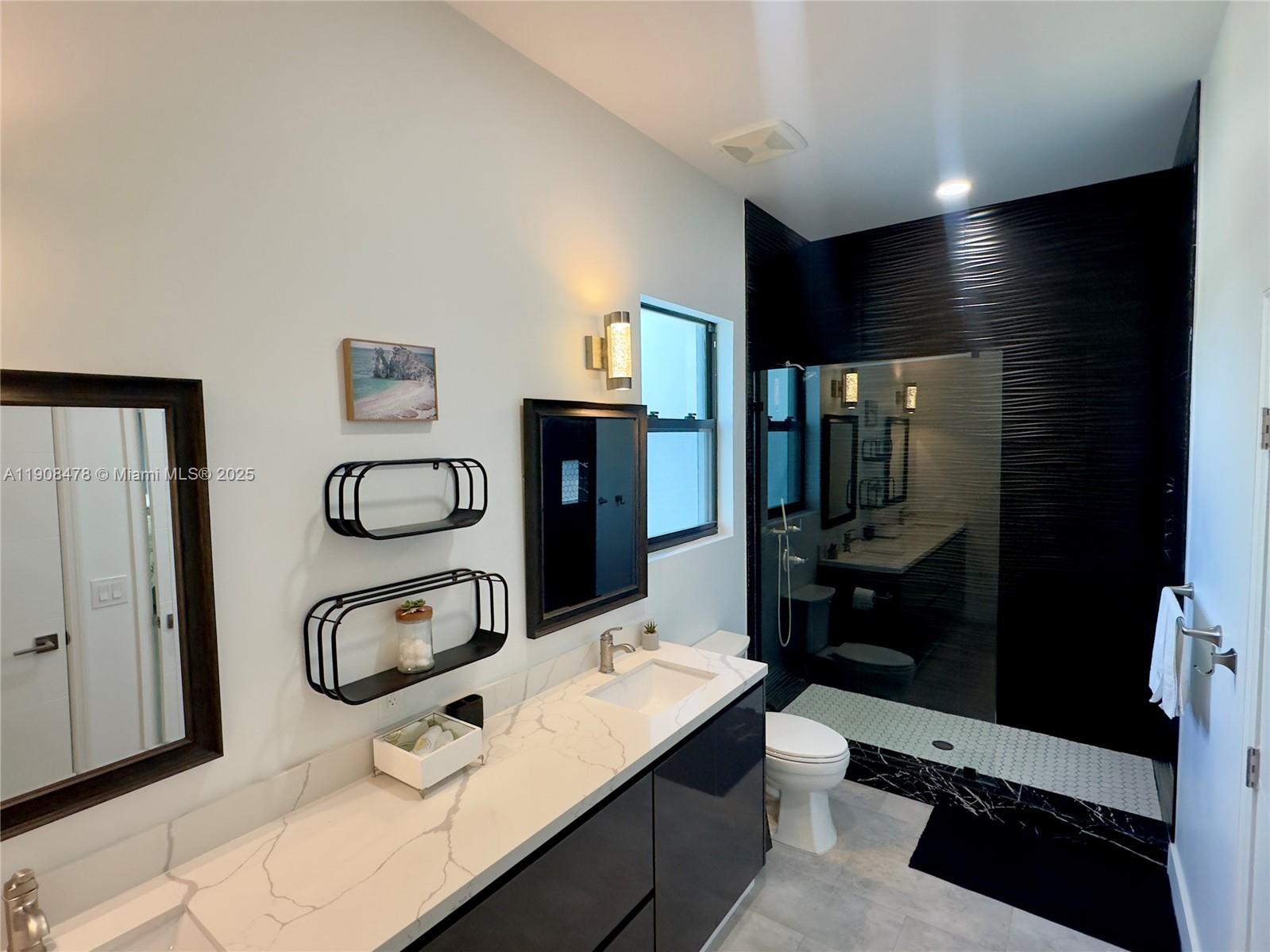 HOLLYWOOD PARK - Residential Lease