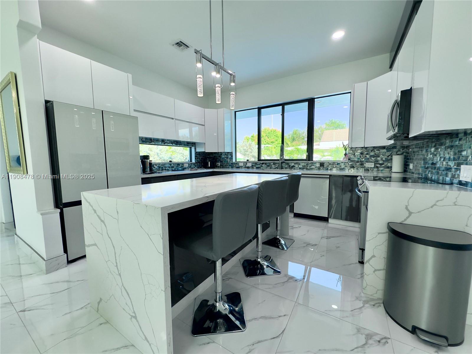 HOLLYWOOD PARK - Residential Lease