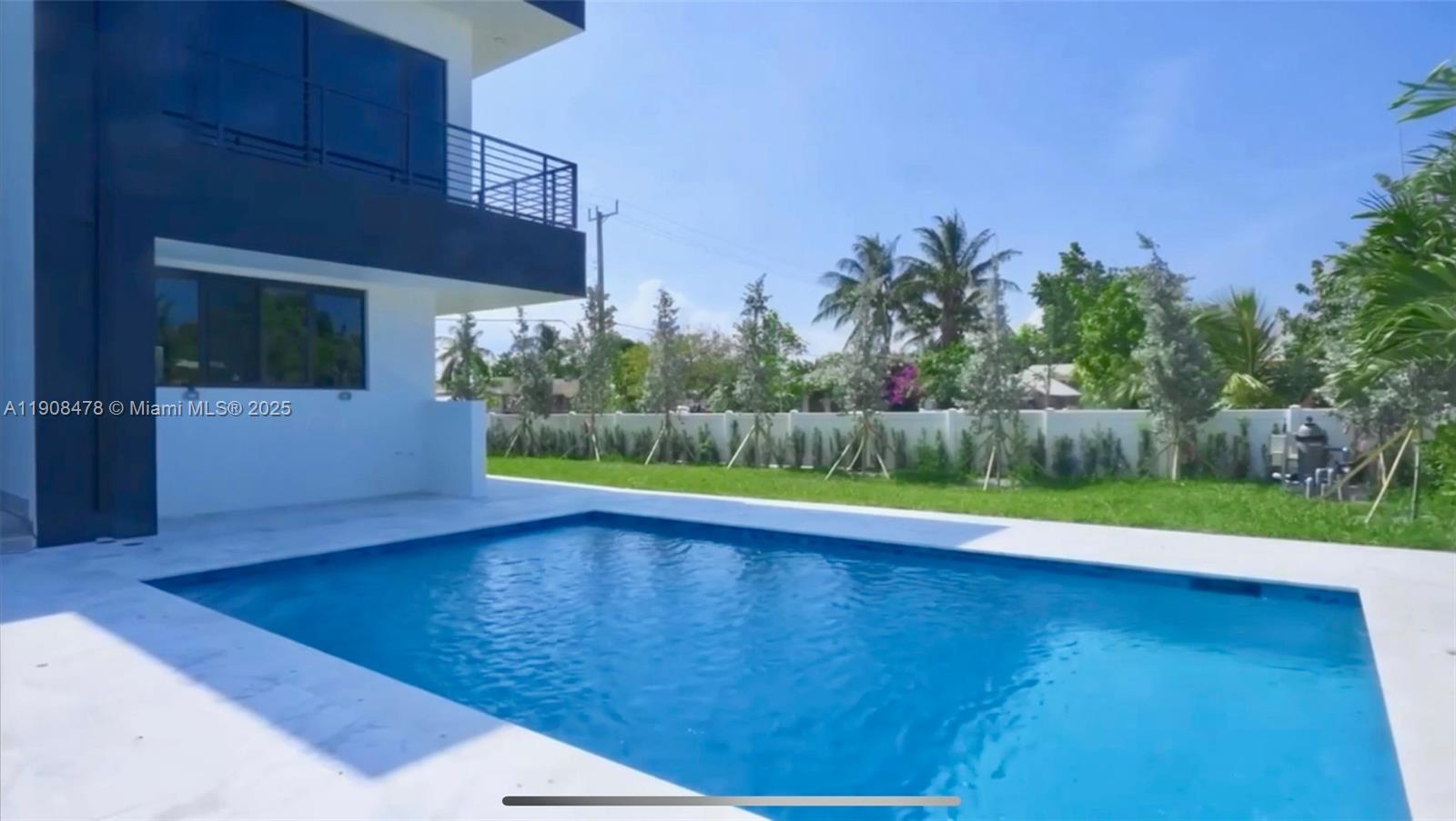 HOLLYWOOD PARK - Residential Lease