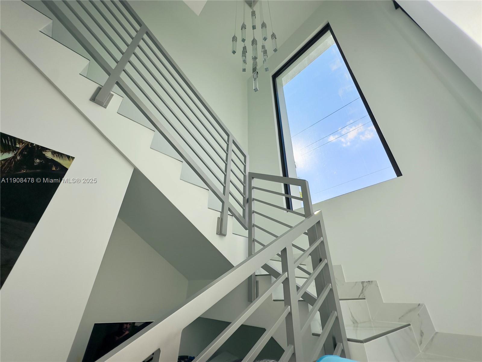 HOLLYWOOD PARK - Residential Lease