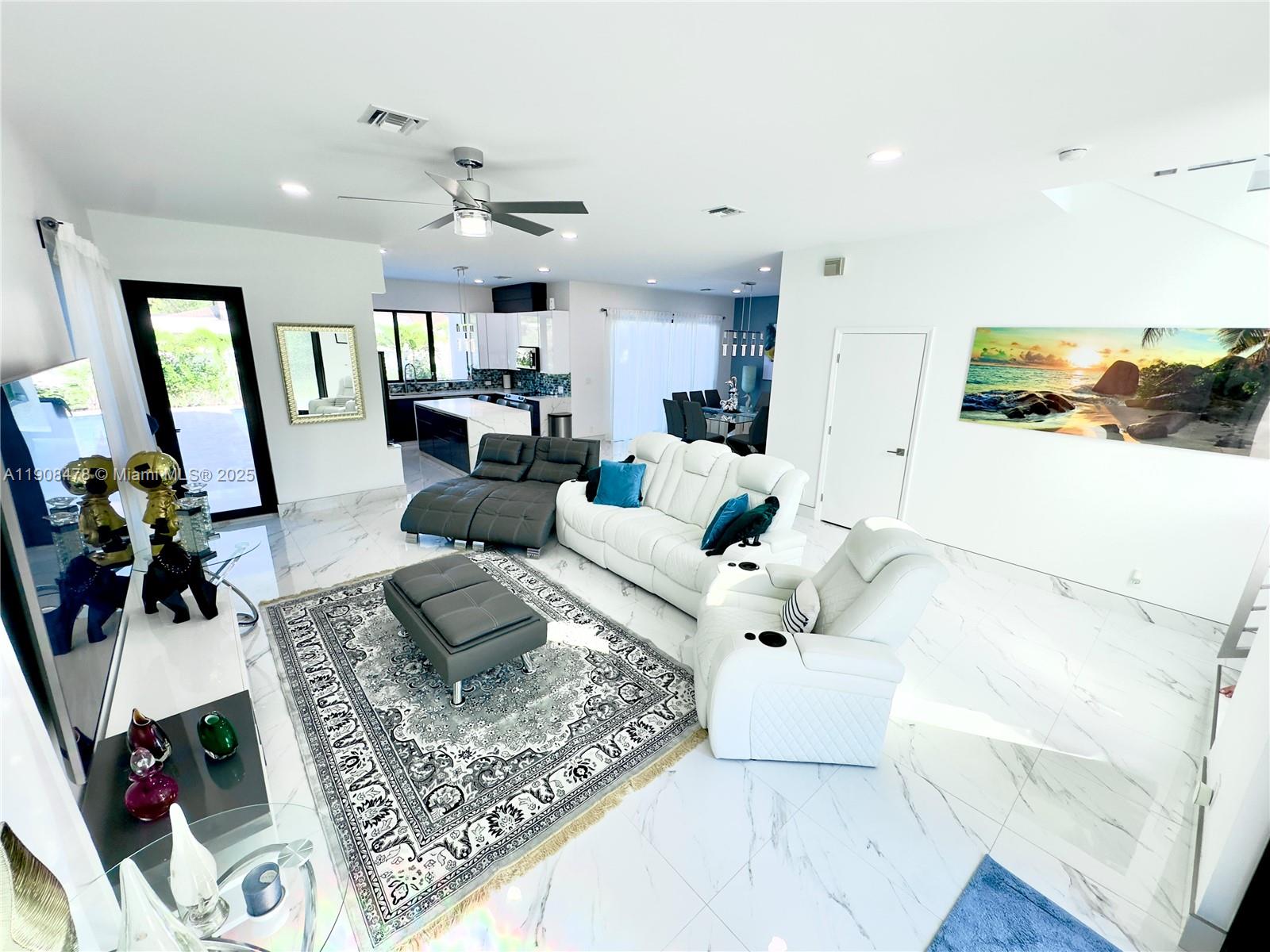 HOLLYWOOD PARK - Residential Lease