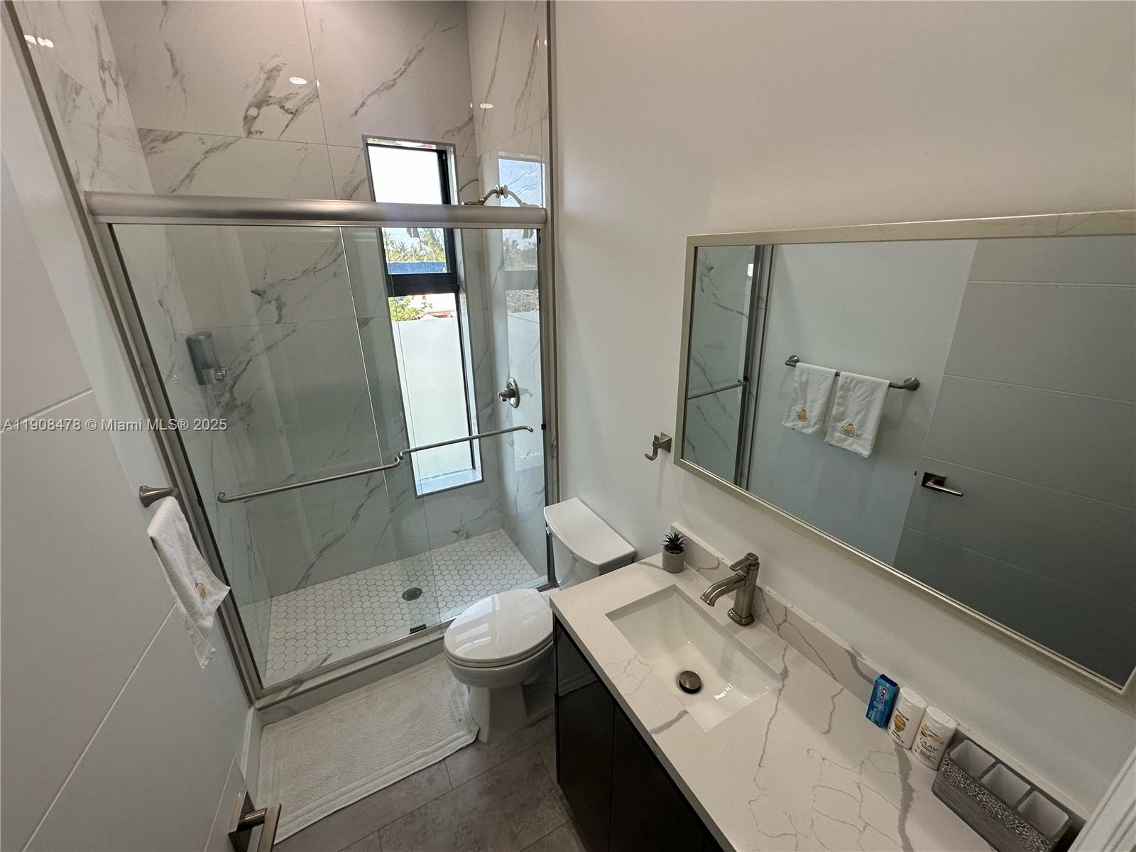 HOLLYWOOD PARK - Residential Lease