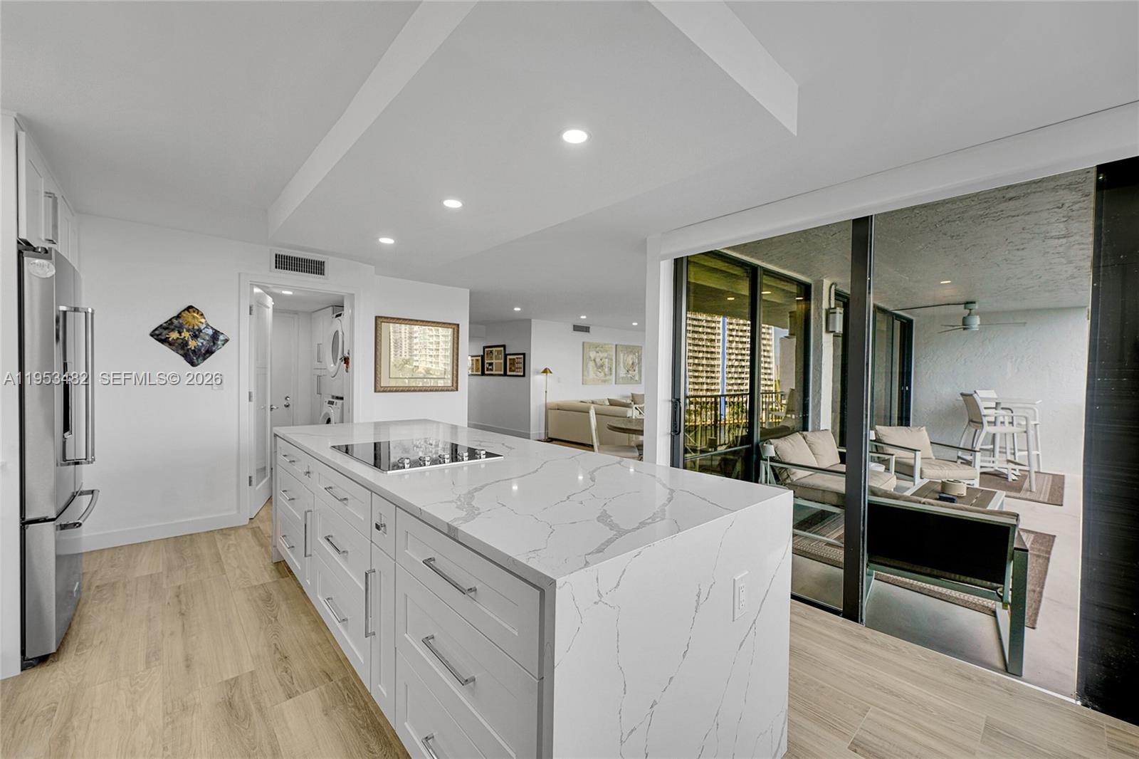 CORINTHIAN ON THE INTRACO - Residential