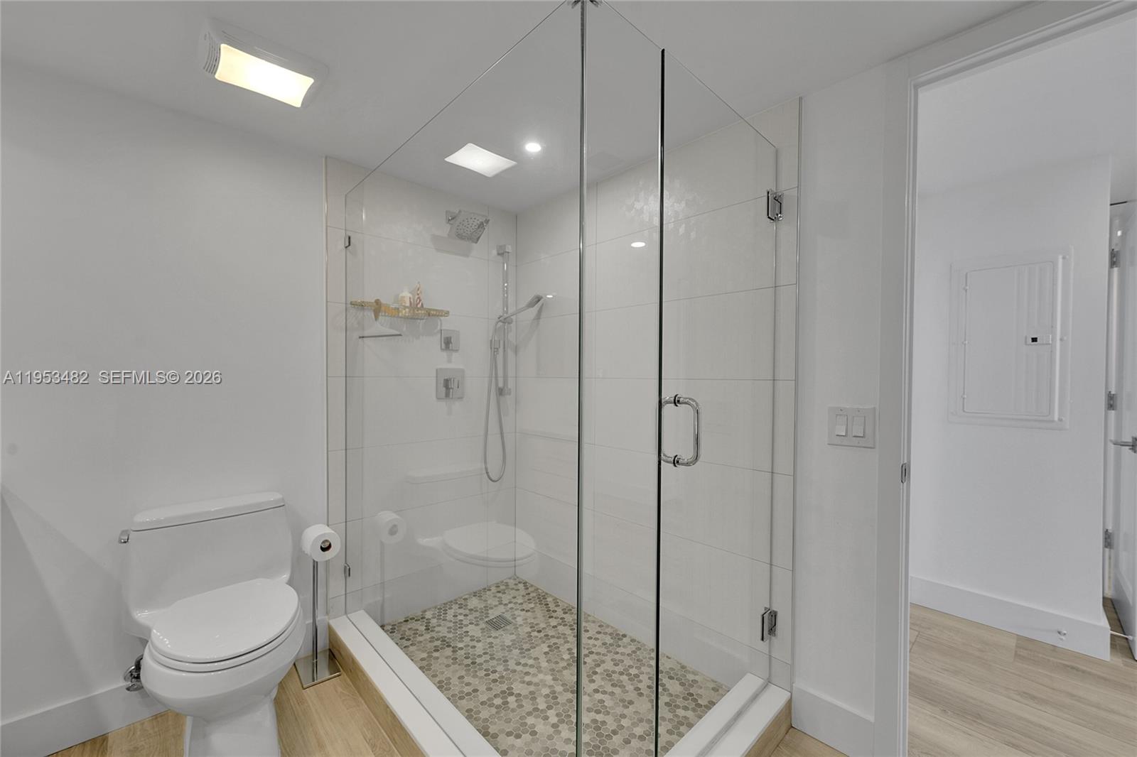 CORINTHIAN ON THE INTRACO - Residential