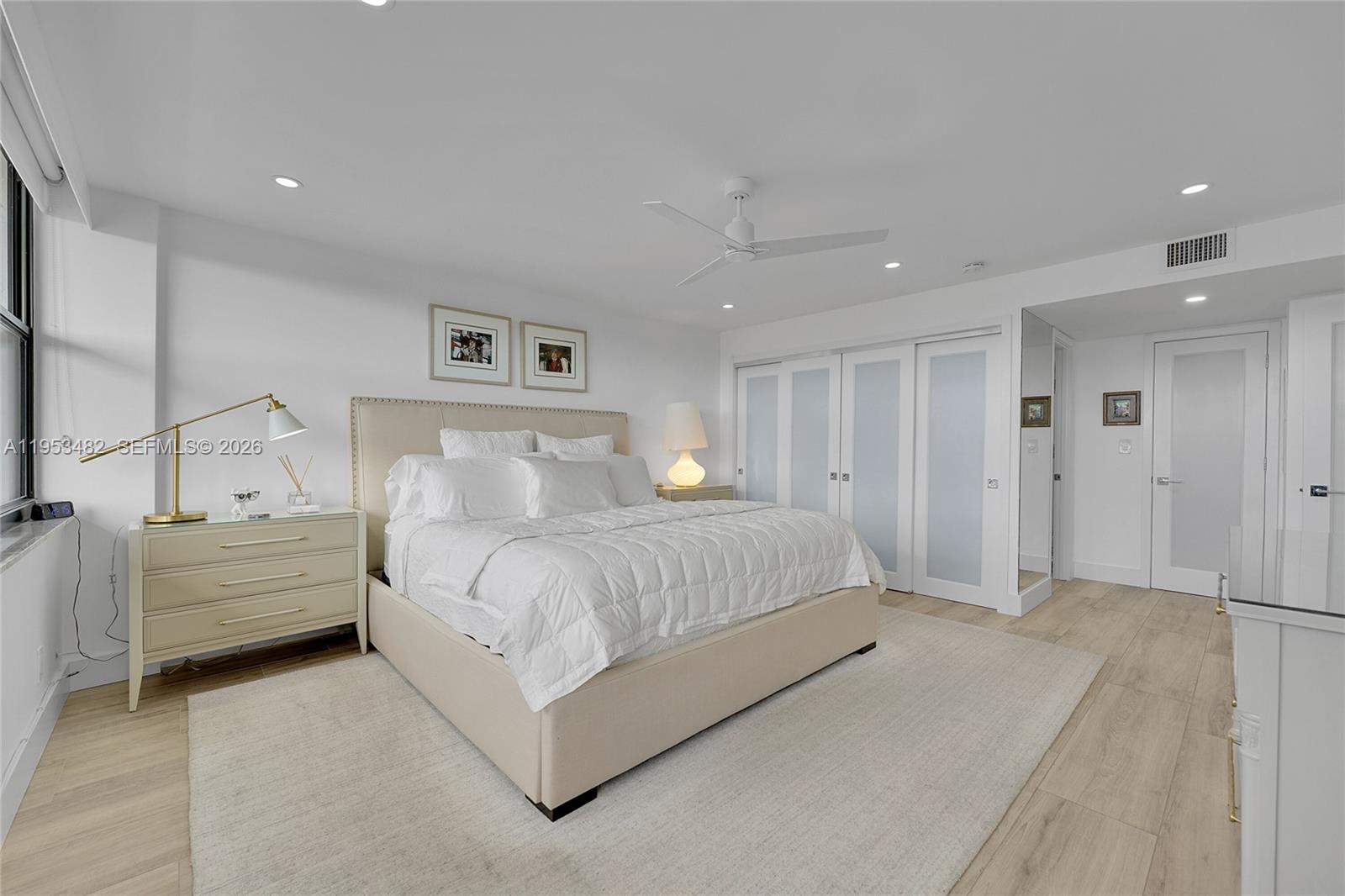 CORINTHIAN ON THE INTRACO - Residential