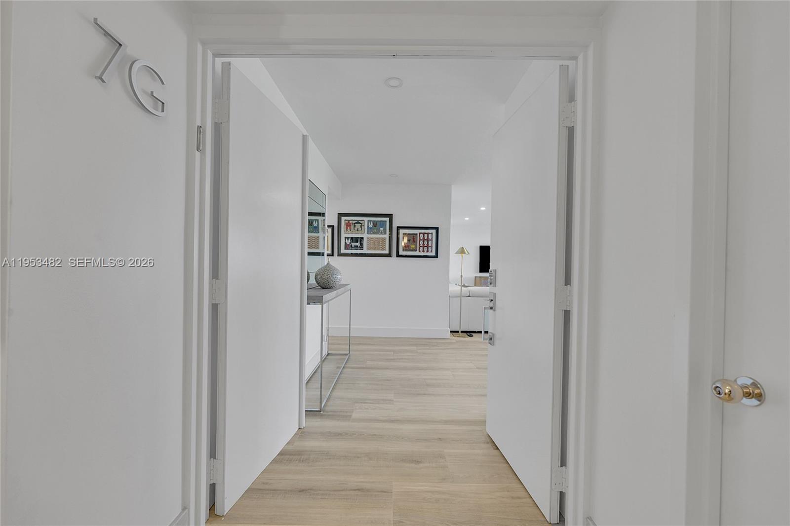 CORINTHIAN ON THE INTRACO - Residential