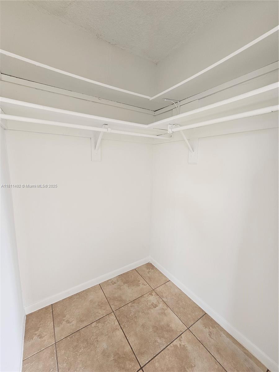 SOUTH LAKE VILLAS CONDO - Residential