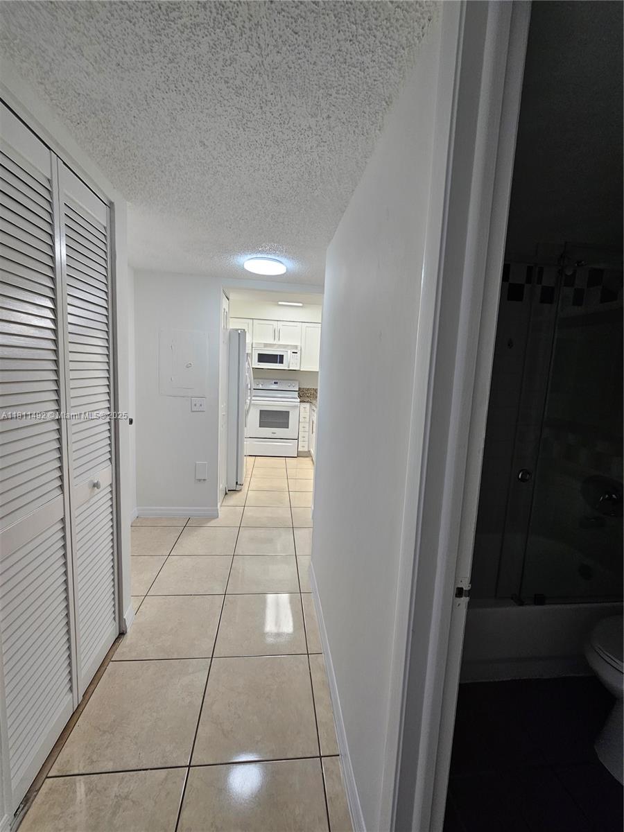 SOUTH LAKE VILLAS CONDO - Residential