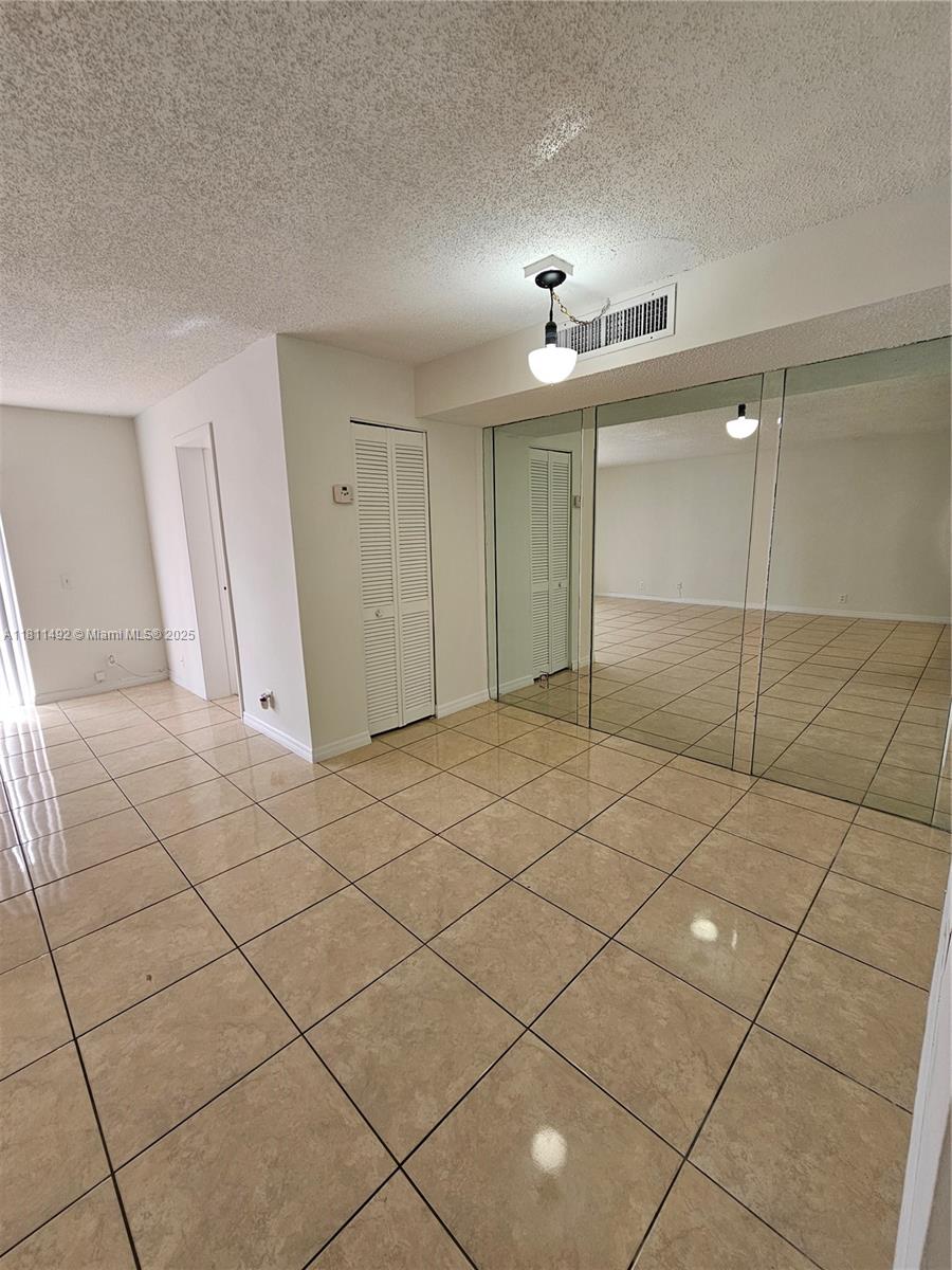 SOUTH LAKE VILLAS CONDO - Residential