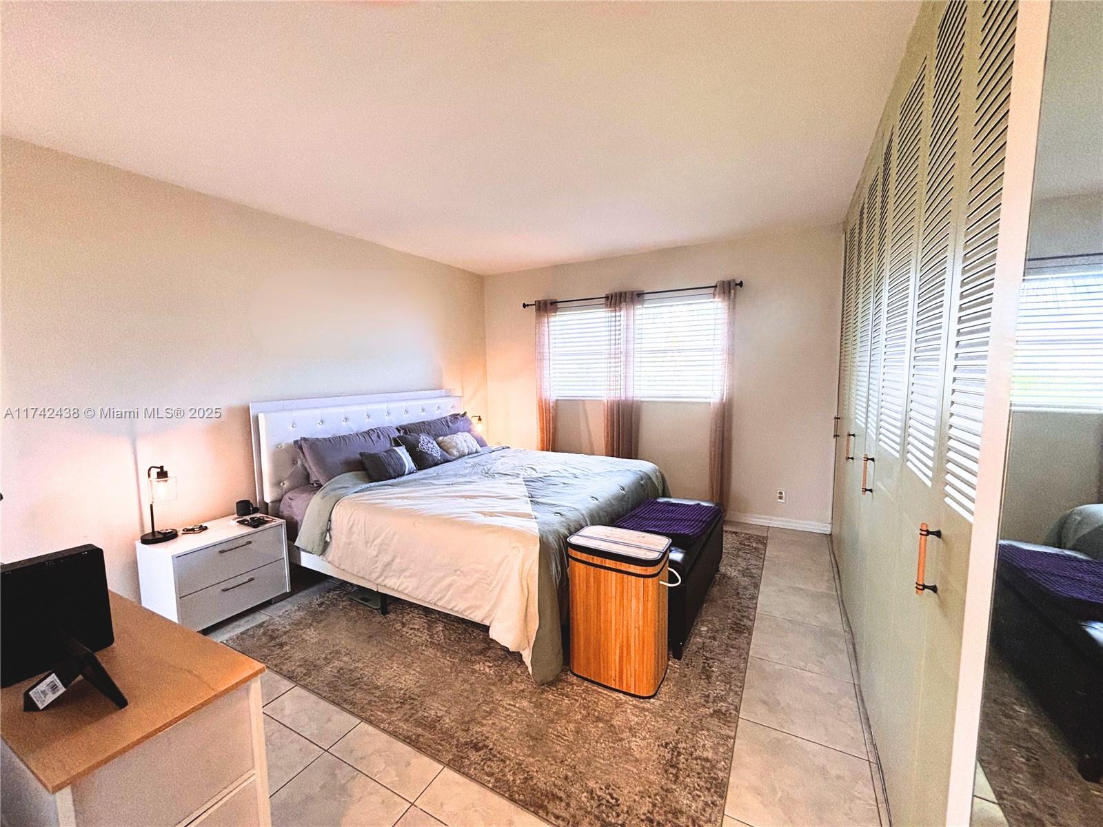 CRESTHAVEN VILLAS CONDO 1 - Residential