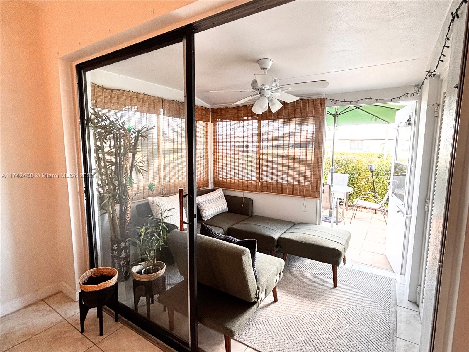 CRESTHAVEN VILLAS CONDO 1 - Residential