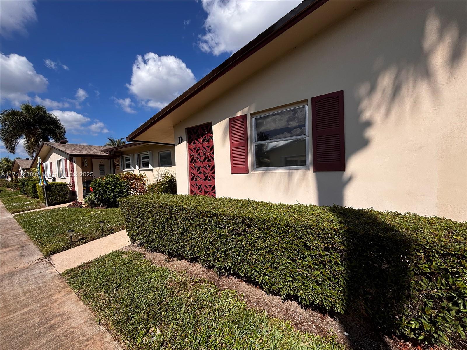CRESTHAVEN VILLAS CONDO 1 - Residential