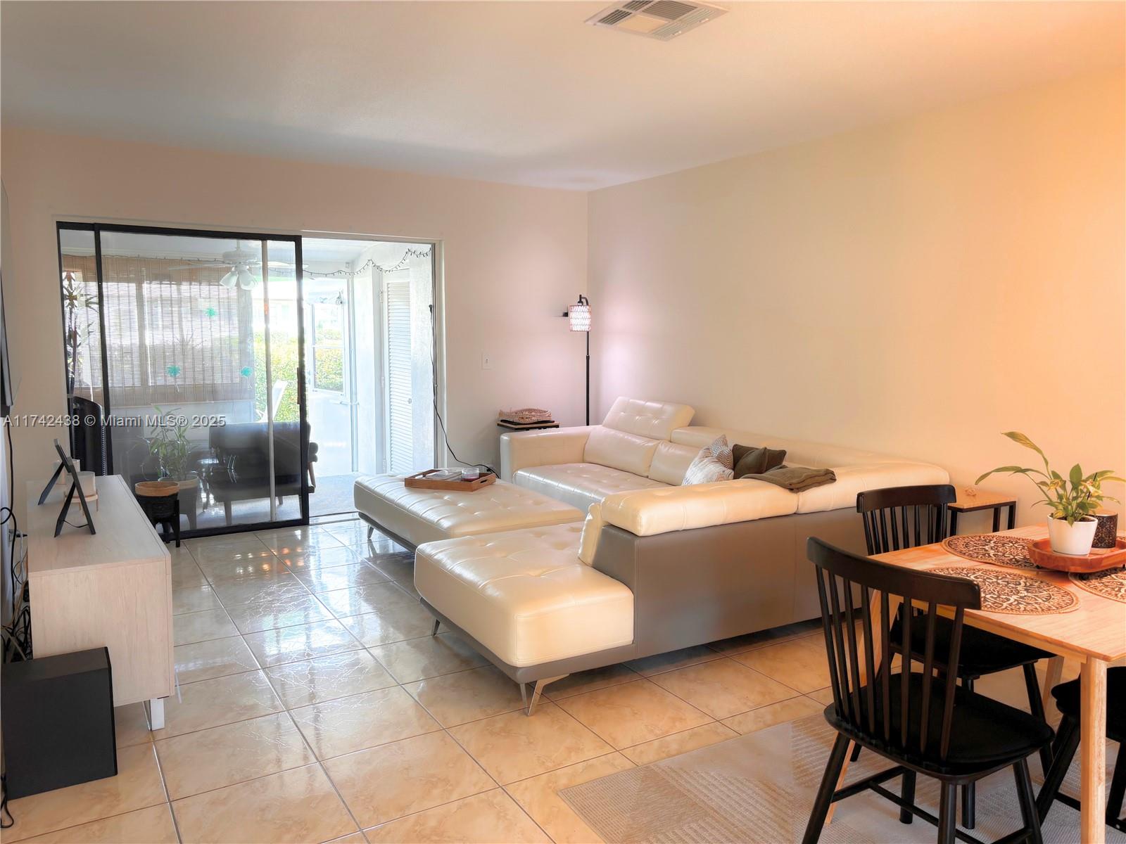 CRESTHAVEN VILLAS CONDO 1 - Residential