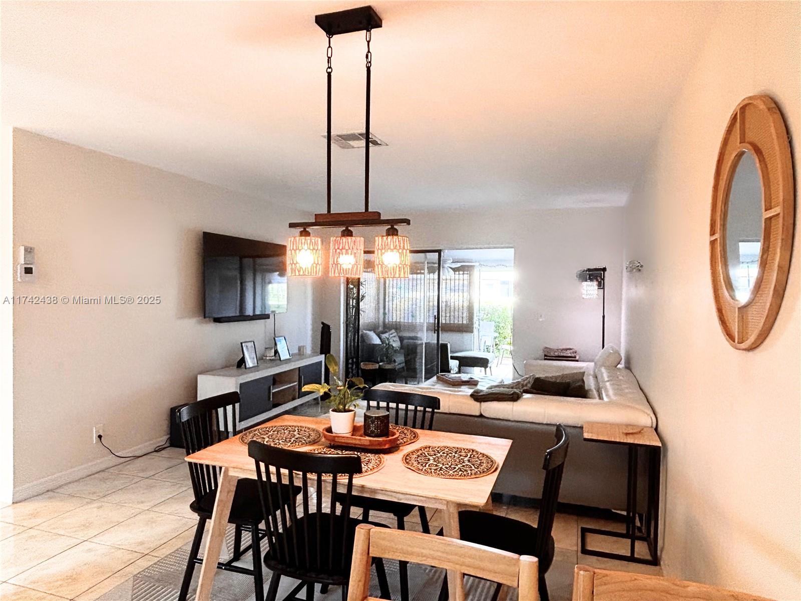 CRESTHAVEN VILLAS CONDO 1 - Residential