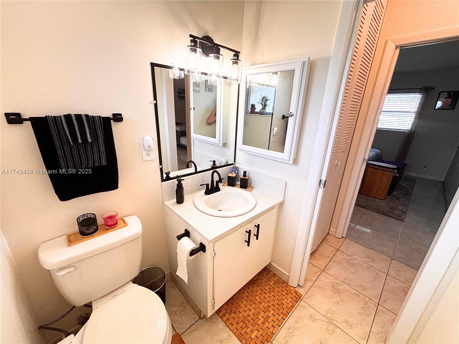 CRESTHAVEN VILLAS CONDO 1 - Residential