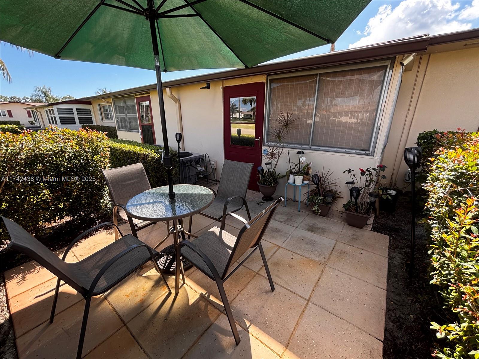 CRESTHAVEN VILLAS CONDO 1 - Residential