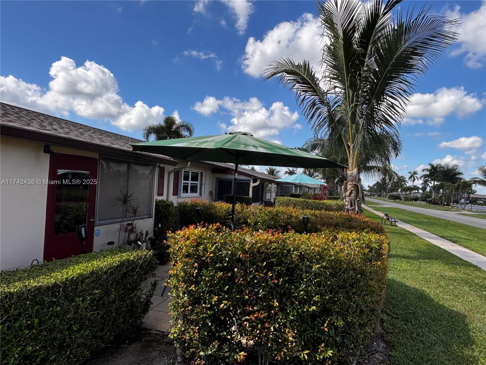 CRESTHAVEN VILLAS CONDO 1 - Residential