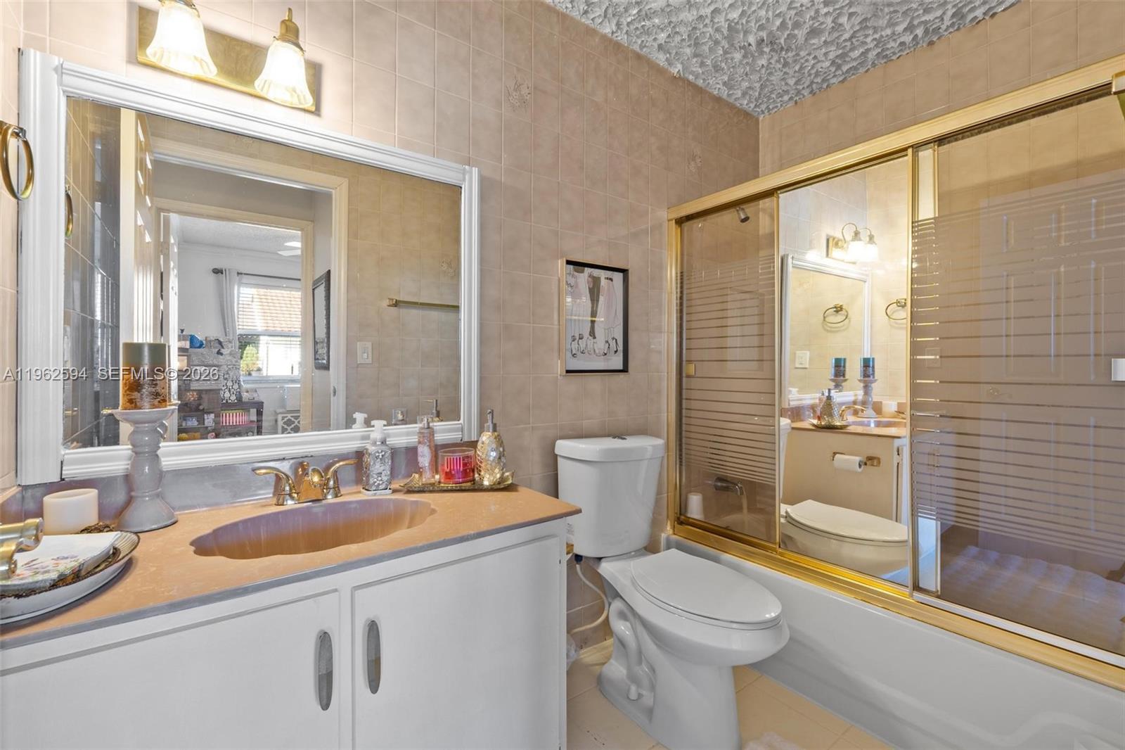 BIRD LAKES TOWNHOUSE SEC - Residential