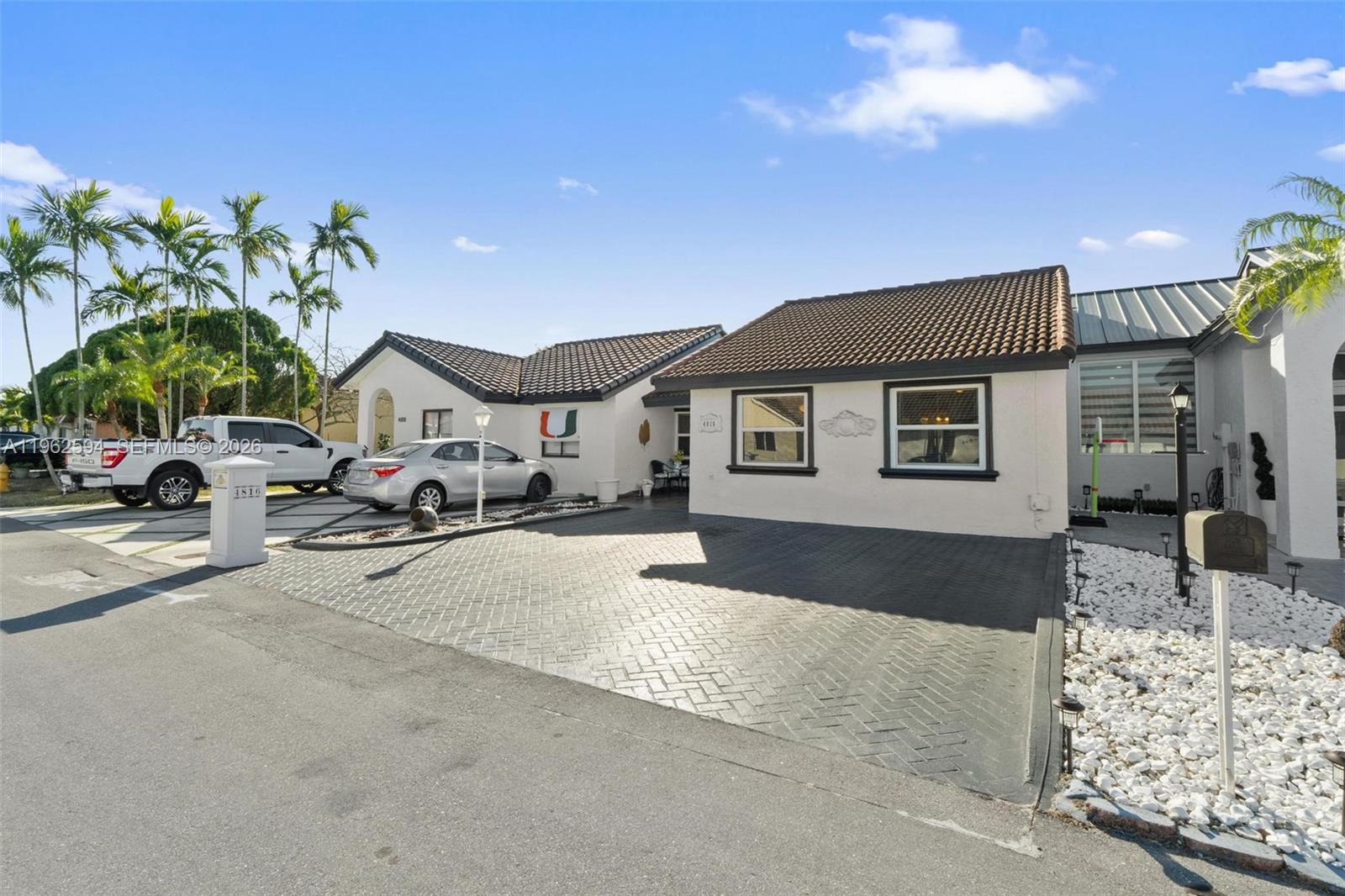 BIRD LAKES TOWNHOUSE SEC - Residential